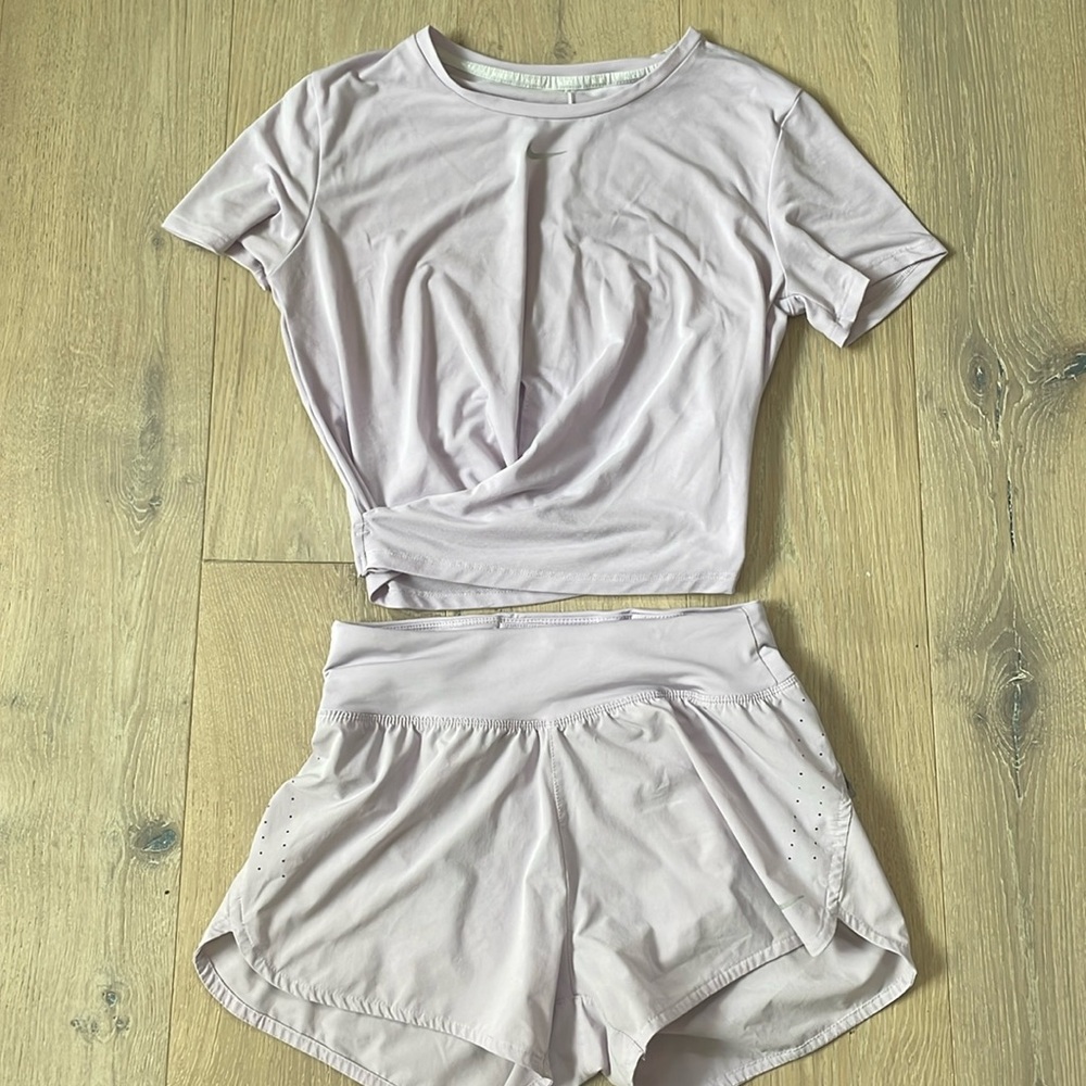 Nike shirt and short set in lilac (S)